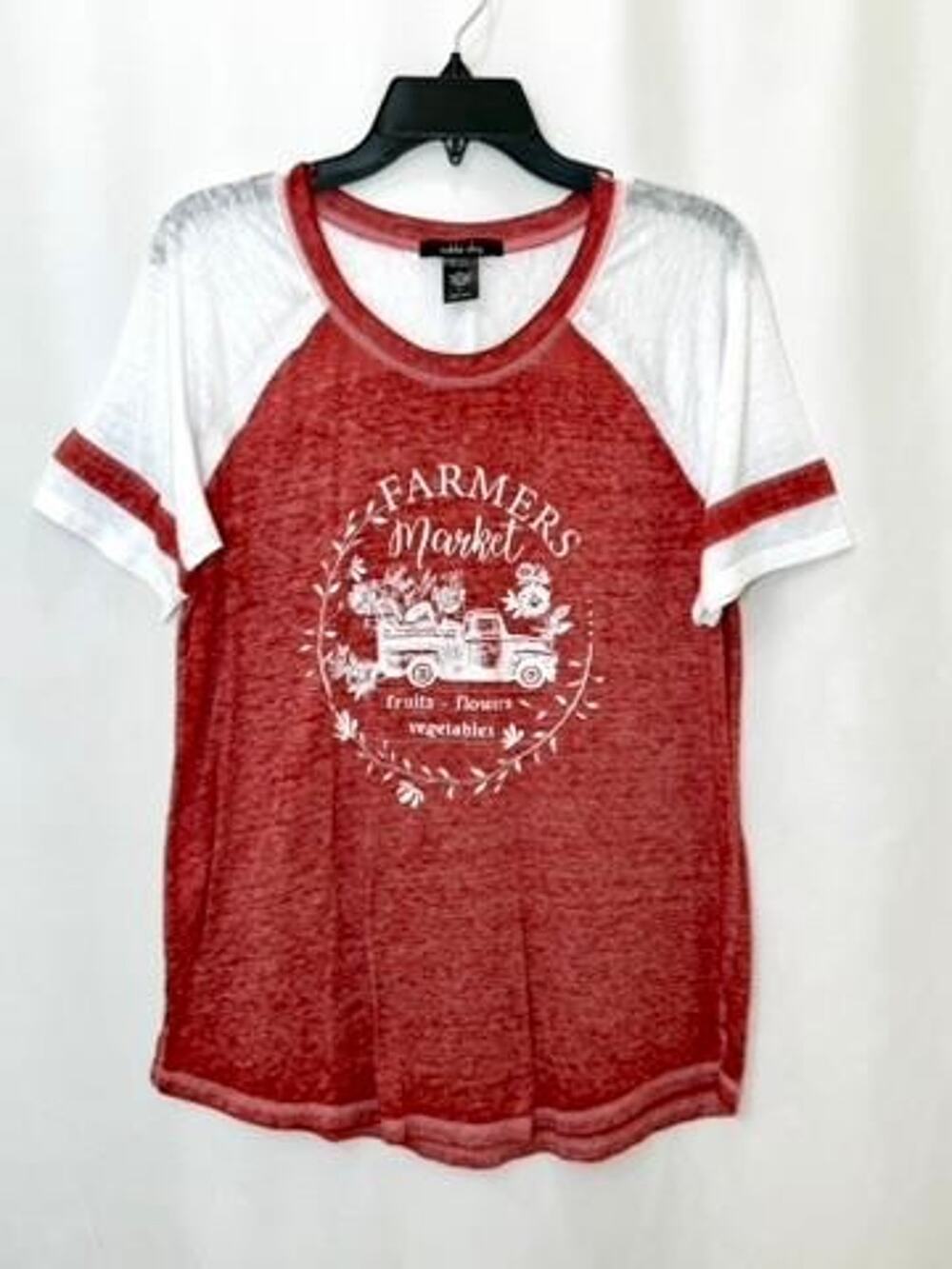 Sable Sky Farmers Market Graphic Tee Womens Medium Red White Raglan T-Shirt
